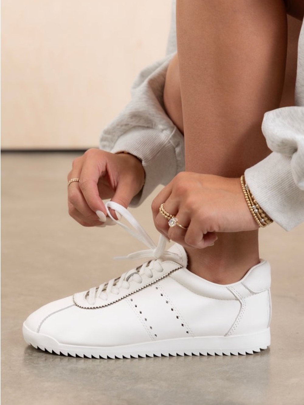 Steve Madden Mirage White Leather Sneakers Women’s 8.5M Low Top Lace Up NIB